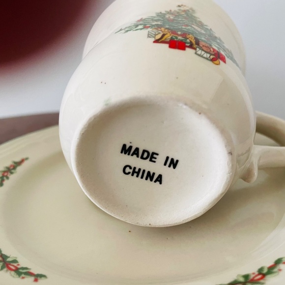 Vintage Niko "Tis the Season" demitasse cup and saucer set , Holiday Tea Set - Picture 5 of 5